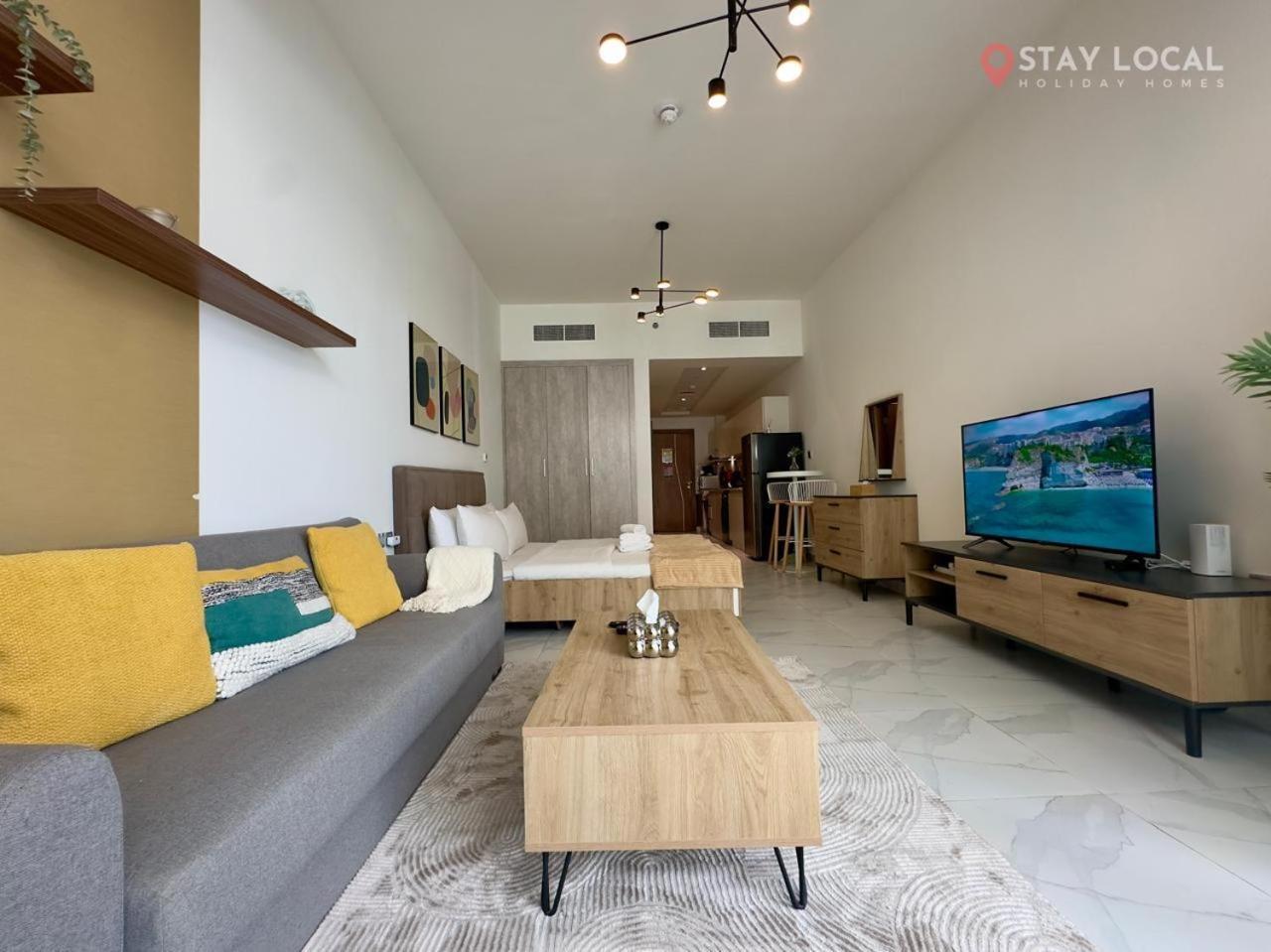 Apartment Iconic Canal & Burj View Central, Scenic Serene