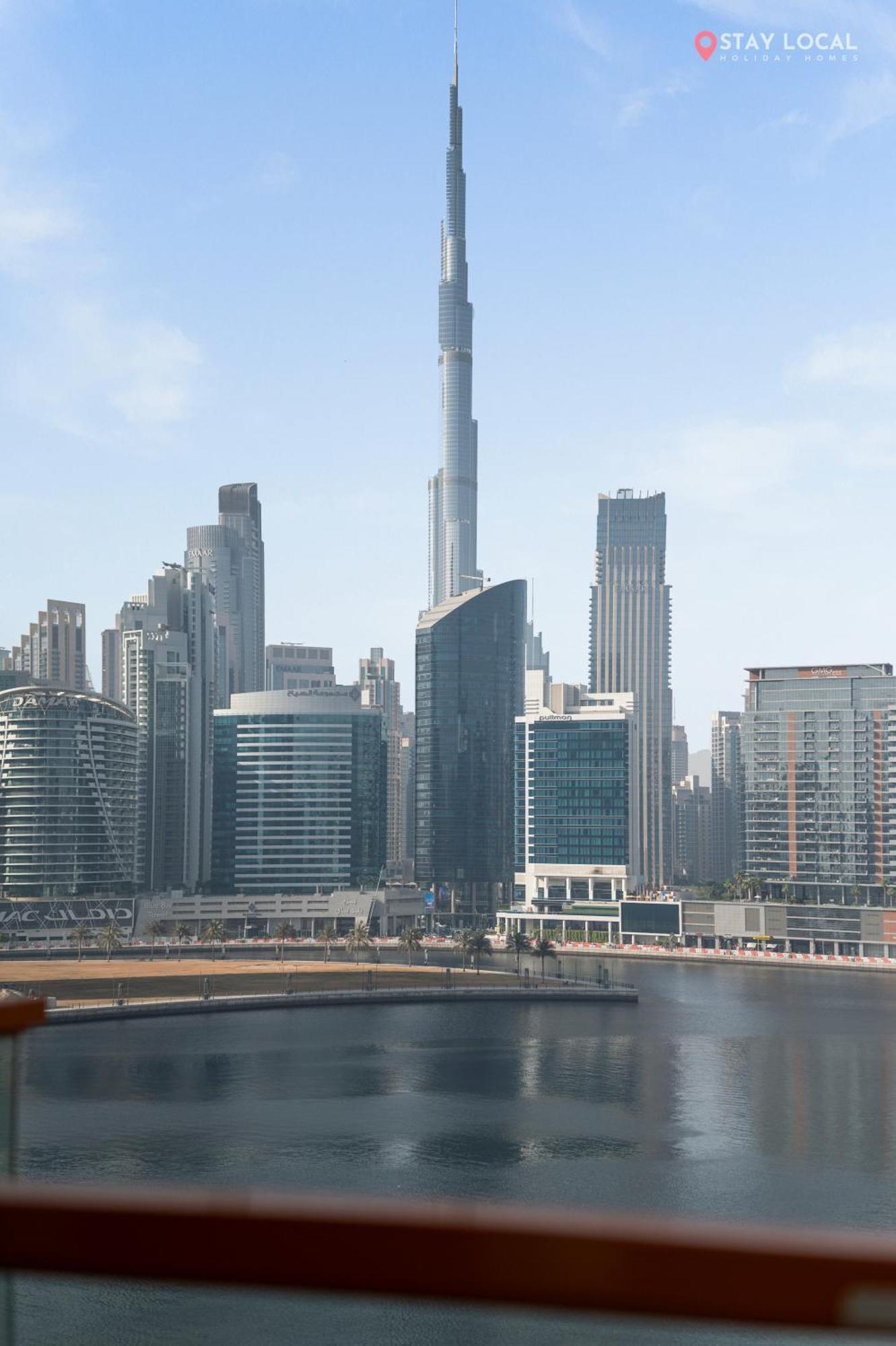 Apartment Iconic Canal & Burj View Central, Scenic Serene