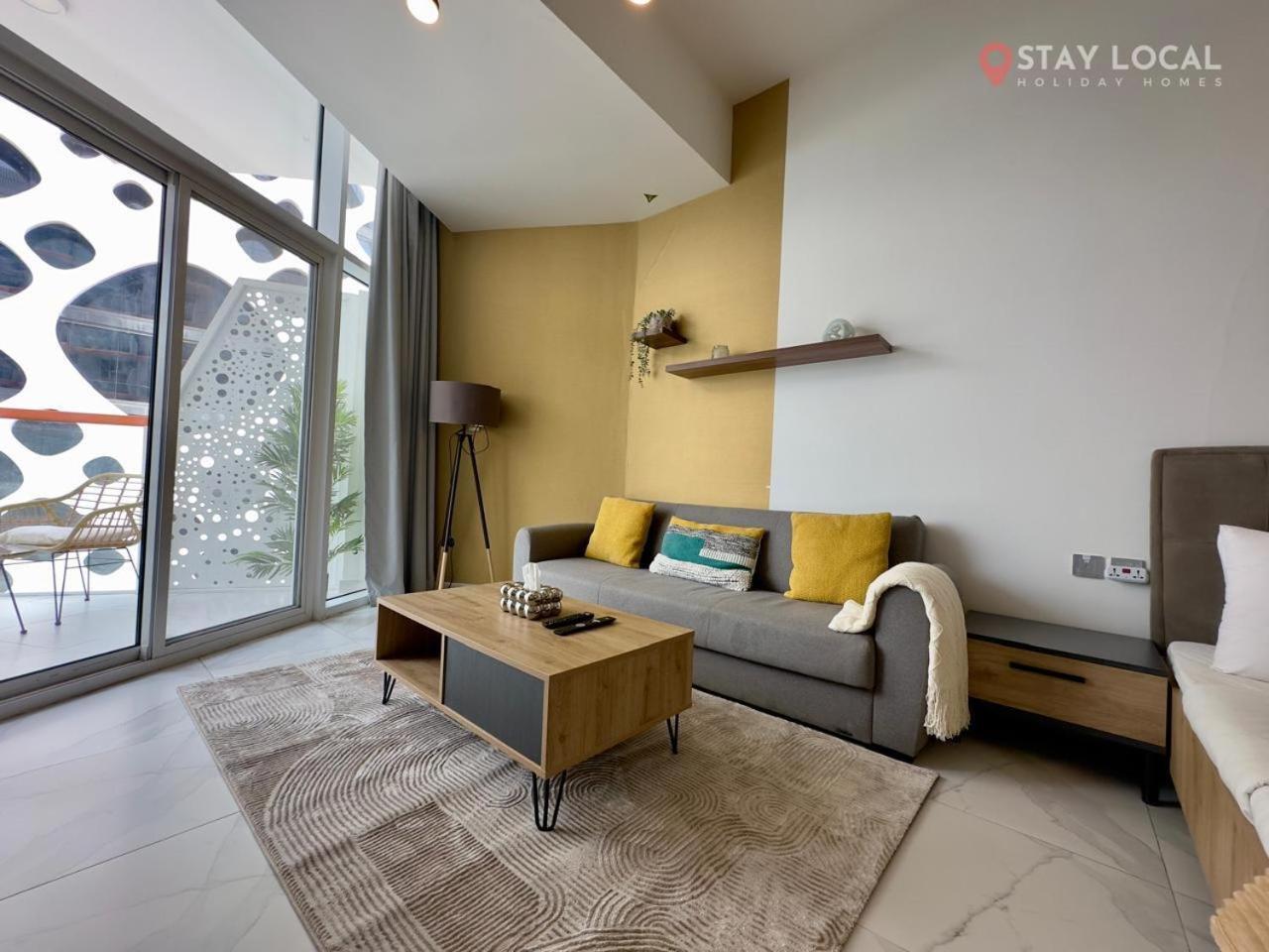 Apartment Iconic Canal & Burj View Central, Scenic Serene
