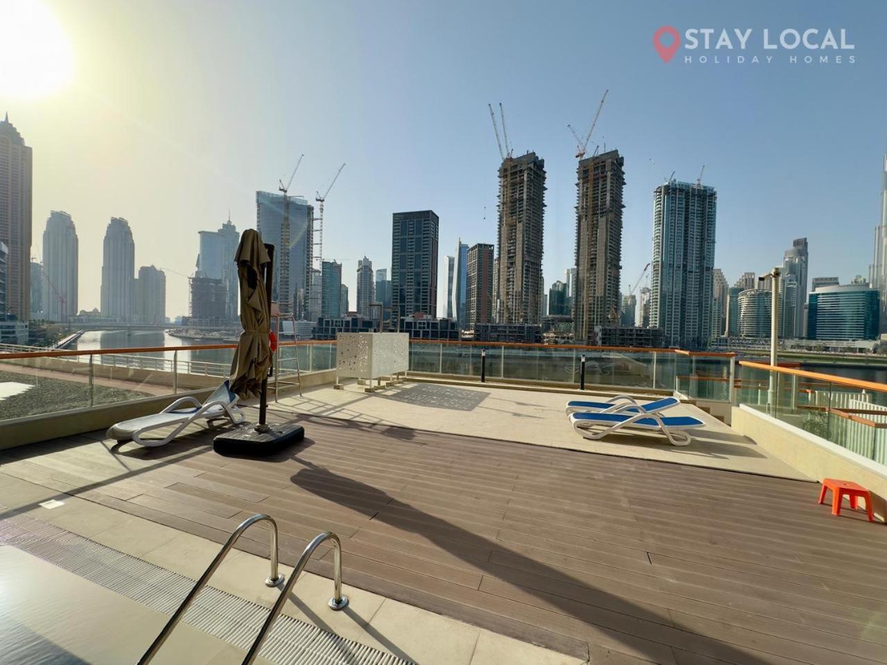 Apartment Iconic Canal & Burj View Central, Scenic Serene